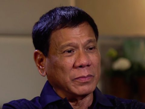 Presidente de Filipinas revela que arrojó a un secuestrador en pleno vuelo