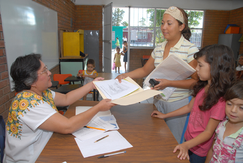 SEV delegación Veracruz atiende seis quejas por cobros indebidos en periodo de preinscripciones