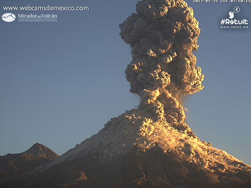 Volcán de Colima registra explosión