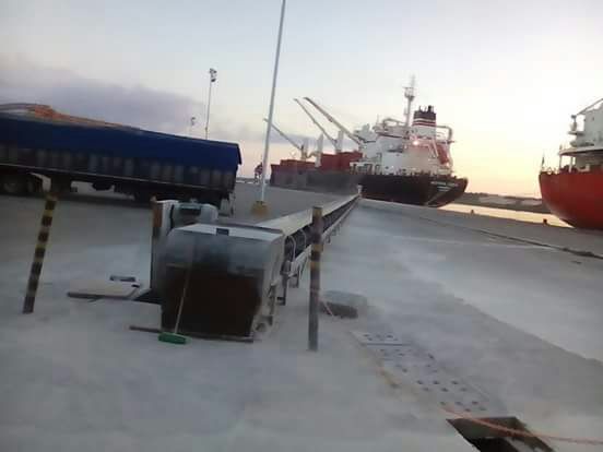 Oleajes violentos provocan afectaciones en malecón