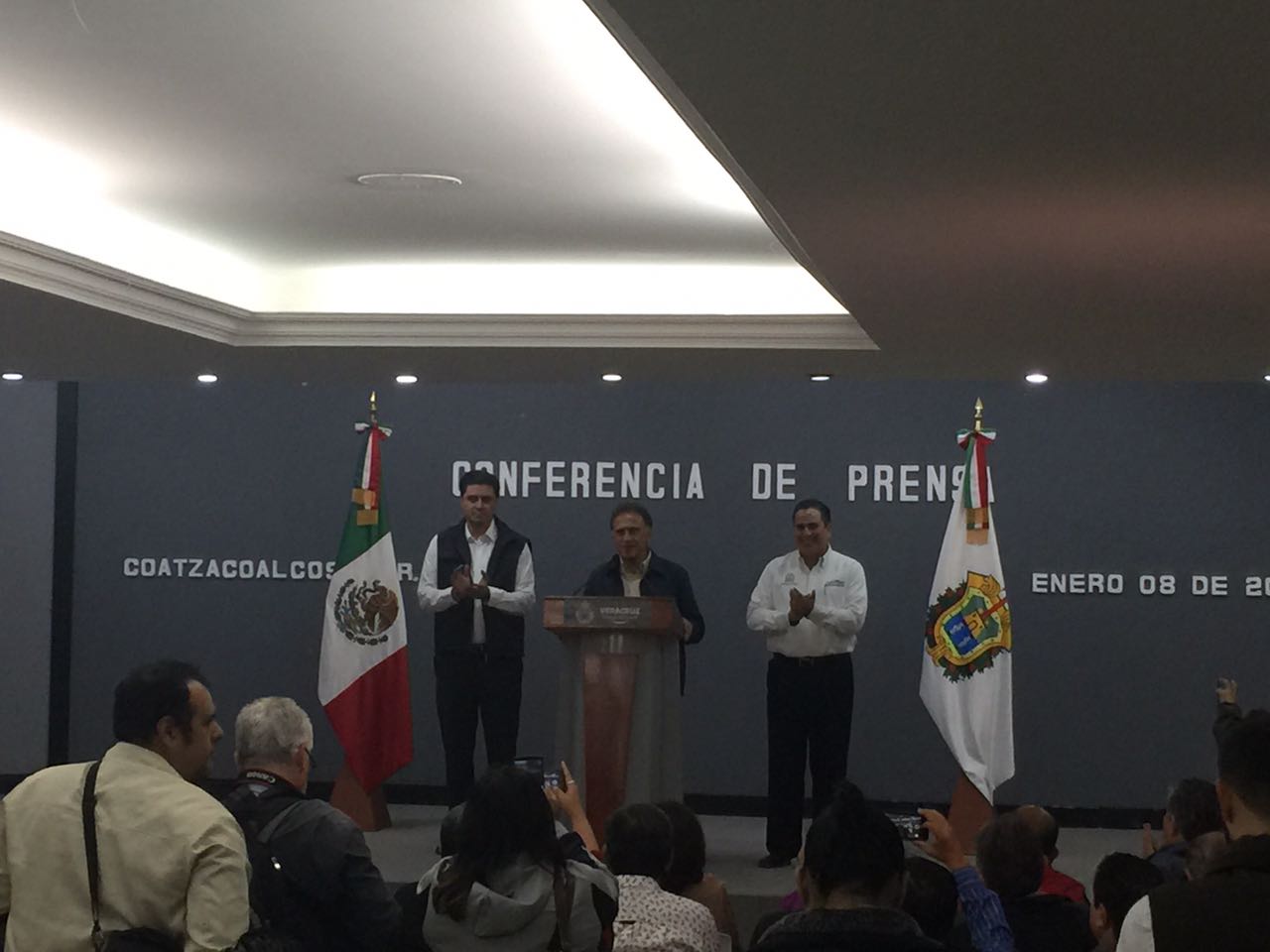 El gobernador anuncia detención de más de 500 personas por los actos vandálicos de la semana pasada