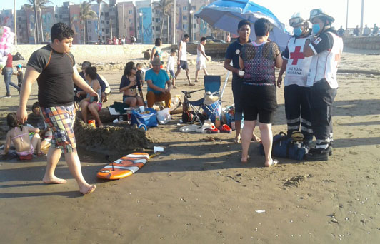 Rescatan a menor de morir ahogada en Coatzacoalcos