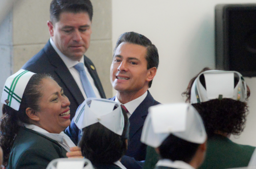 Alza a gasolinas, medida impopular pero necesaria: EPN