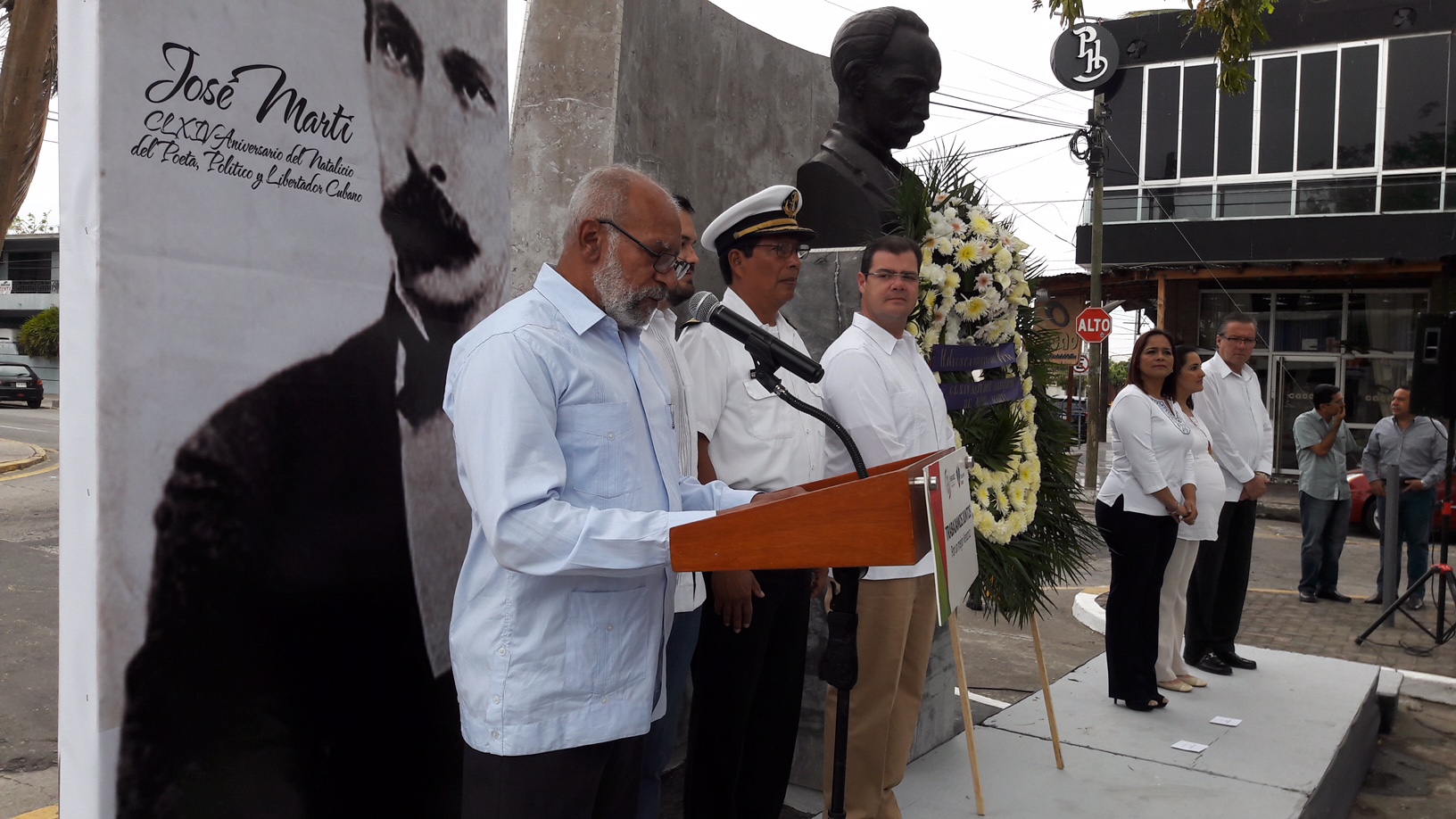 Cubanos varados en Veracruz luego de cancelación de política migratoria Pies secos, pies mojados