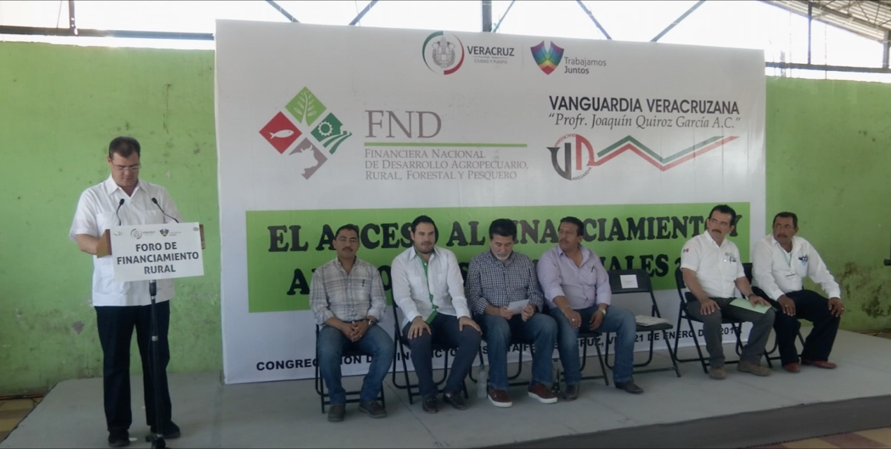 Reciben productores capacitación para obtener créditos financieros