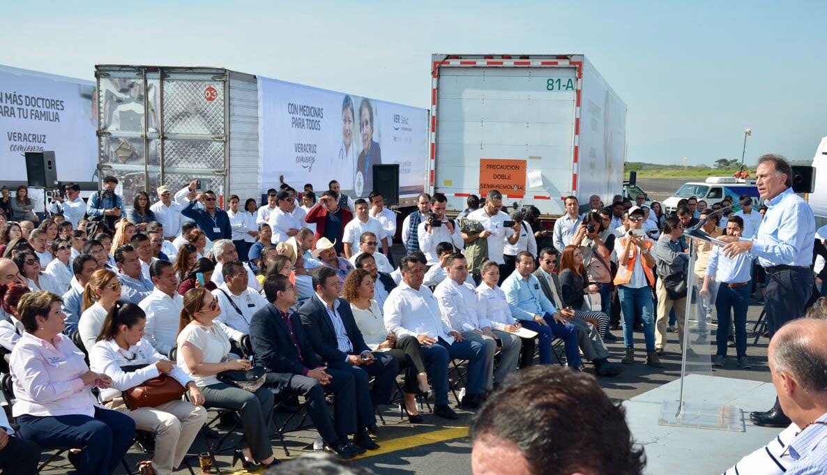 Inicia el Gobernador Yunes la distribución de medicamentos a todas las clínicas y hospitales del Estado