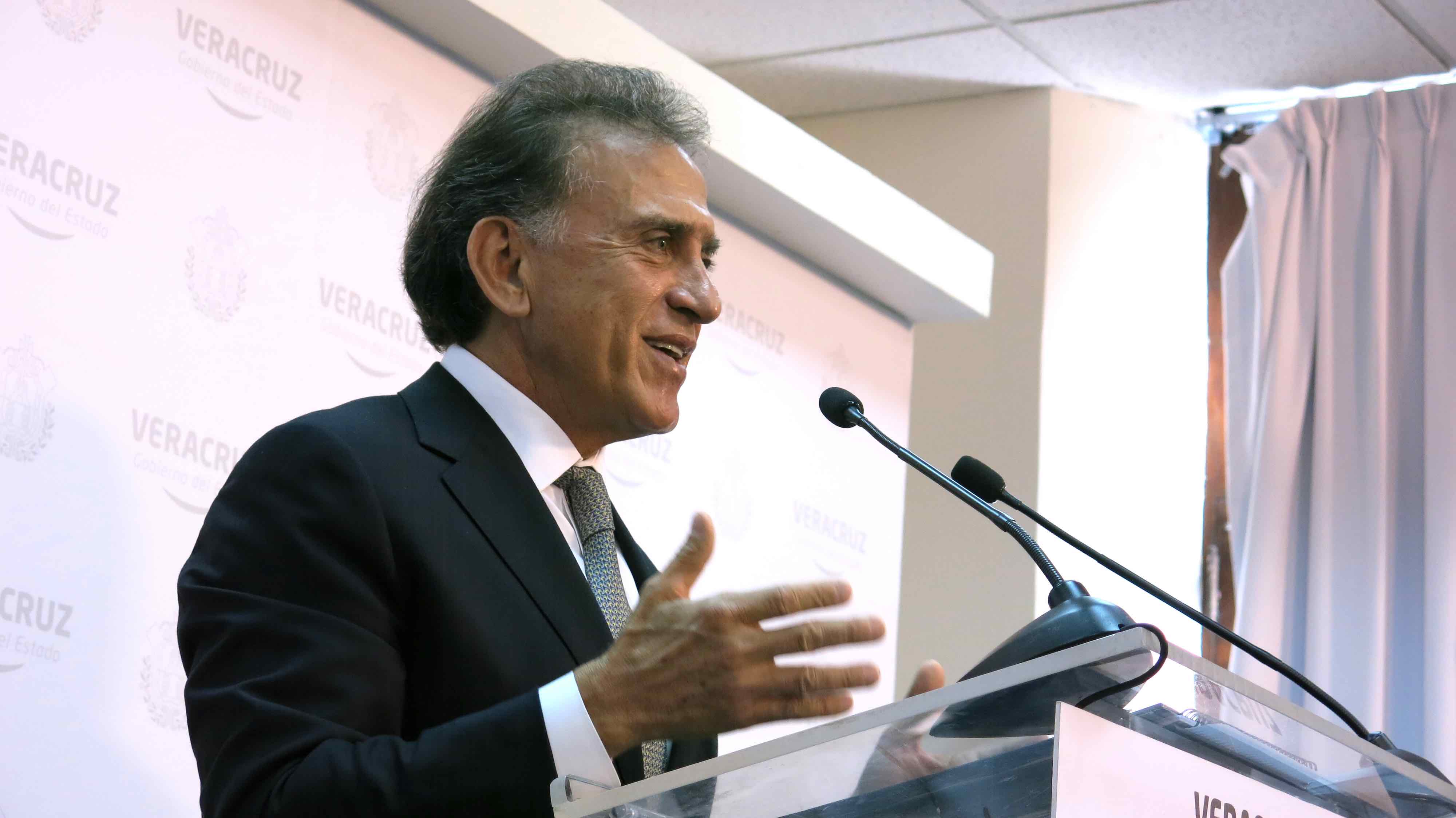 Anuncia Gobernador Yunes fuerte inversión en vivienda, escuelas y carreteras