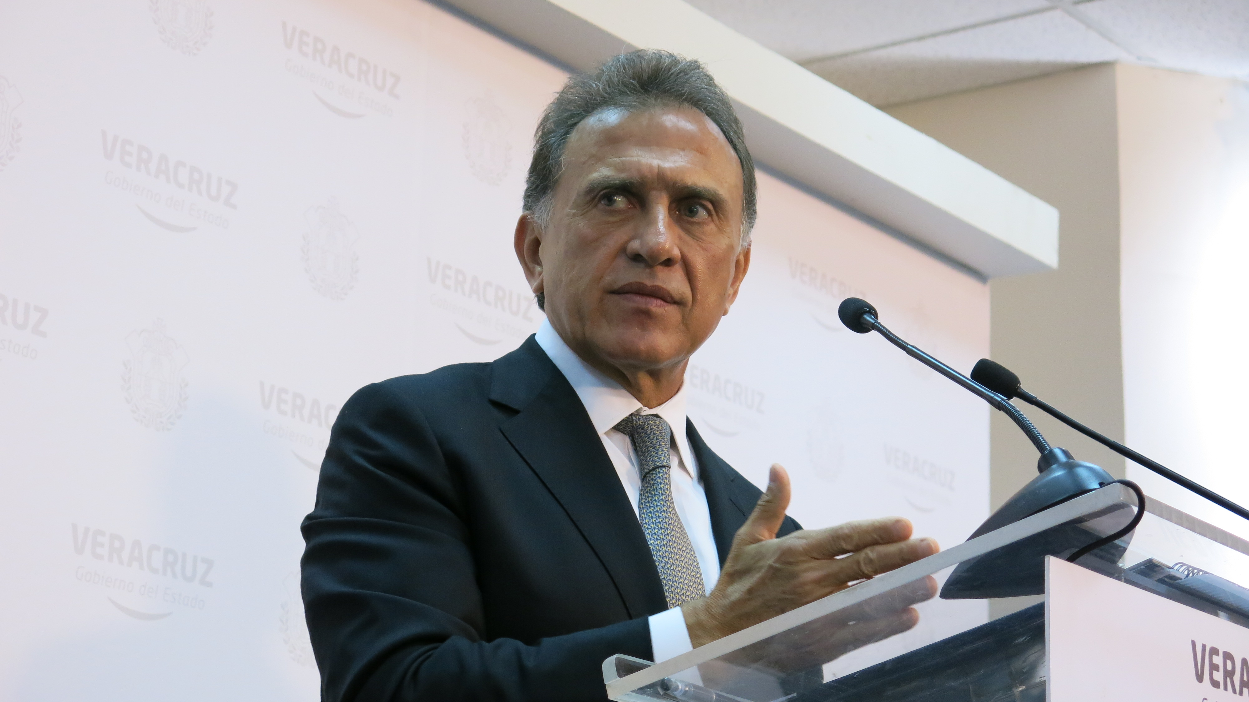 Nueva investigación vincularía a gente muy cercana a Fidel Herrera en clonación de medicamentos