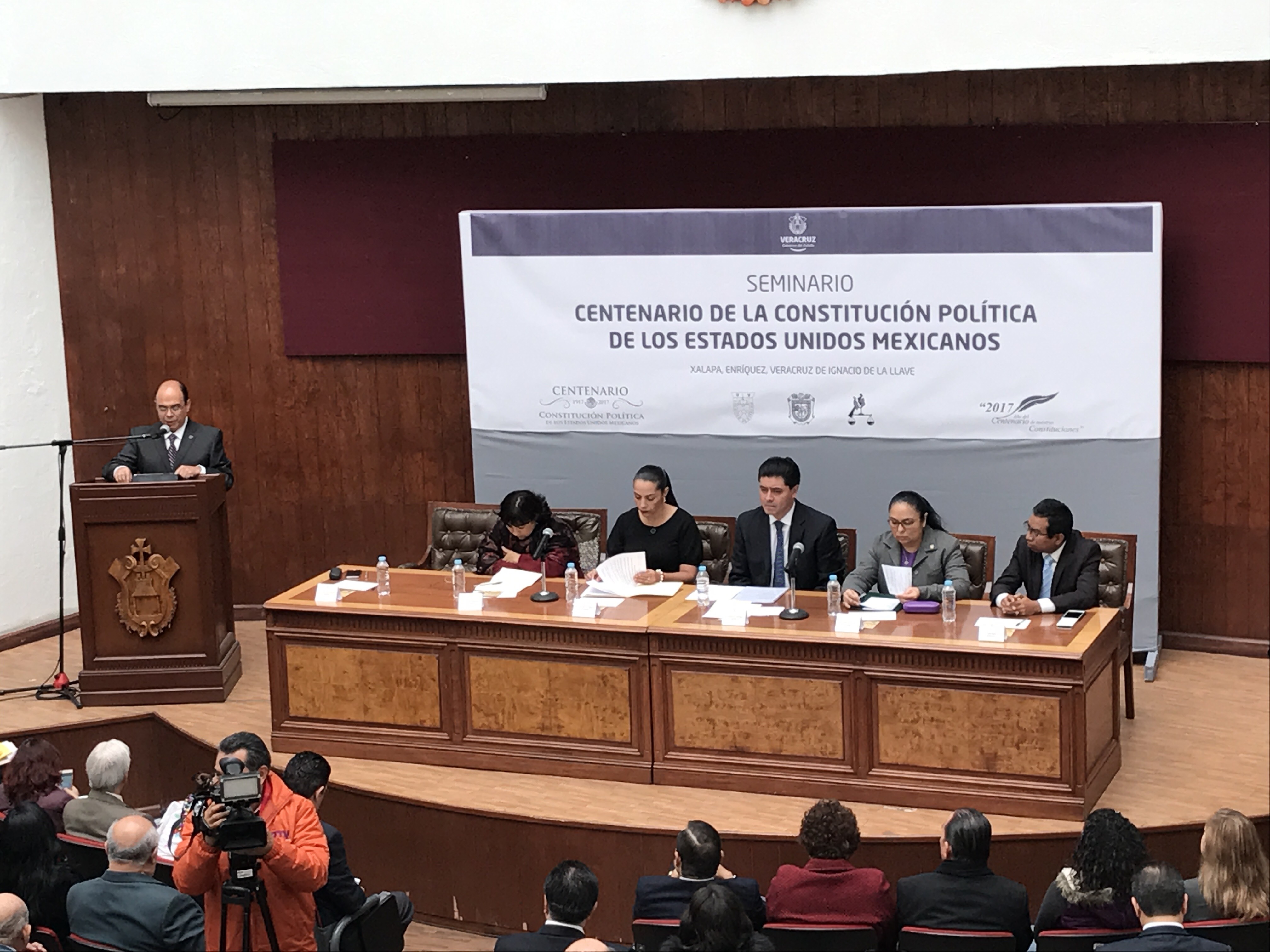 UV da inicio a las actividades del seminario de la Constitución Política