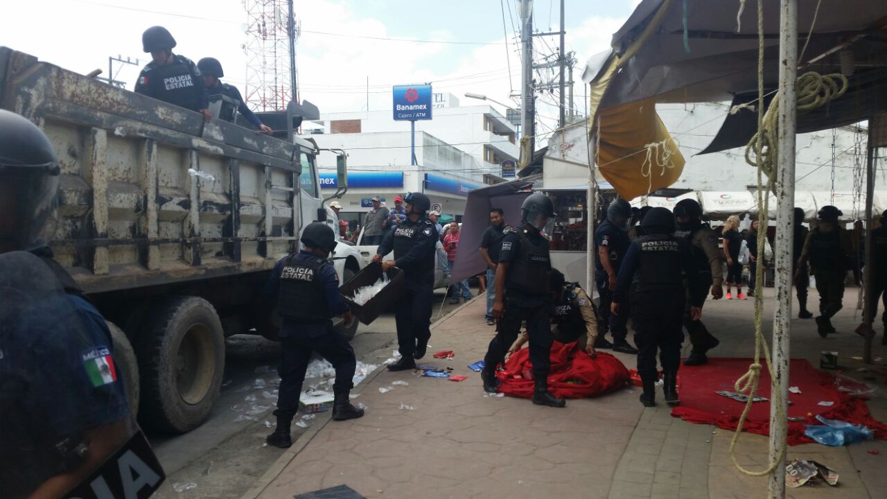 Sin detenidos ni lesionados concluyó desalojo de comerciantes en Tuxpan