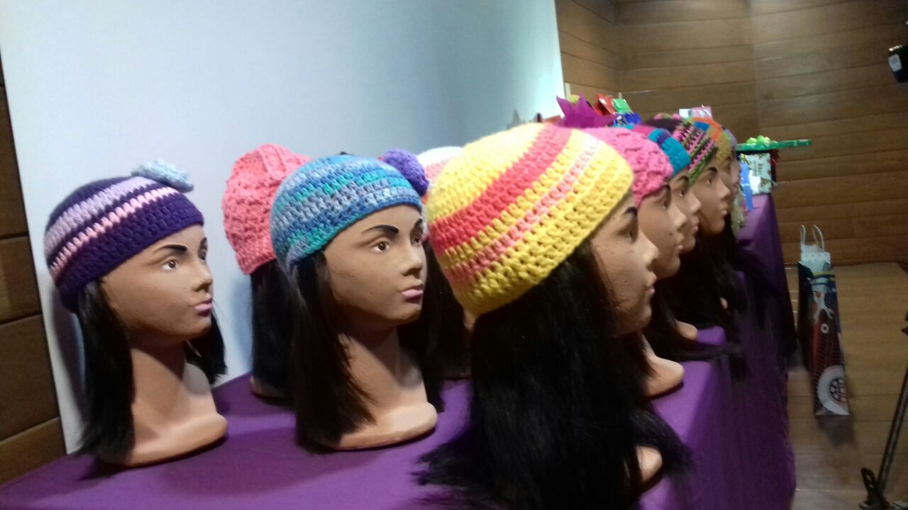 En este año, Mechones de Esperanza ha entregado 15 gorritos oncológicos