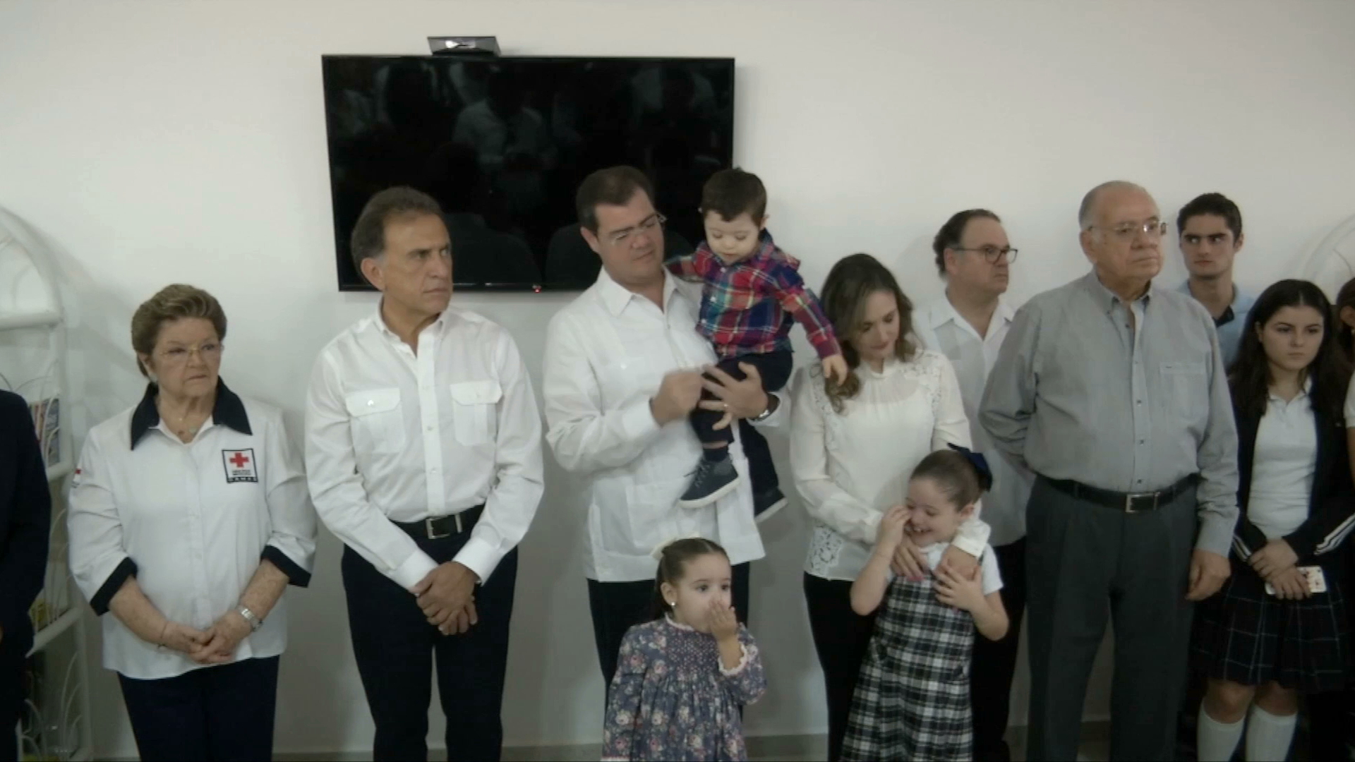 Inaugura el gobernador Yunes sala de usos múltiples del asilo de ancianos de la Cruz Roja Mexicana