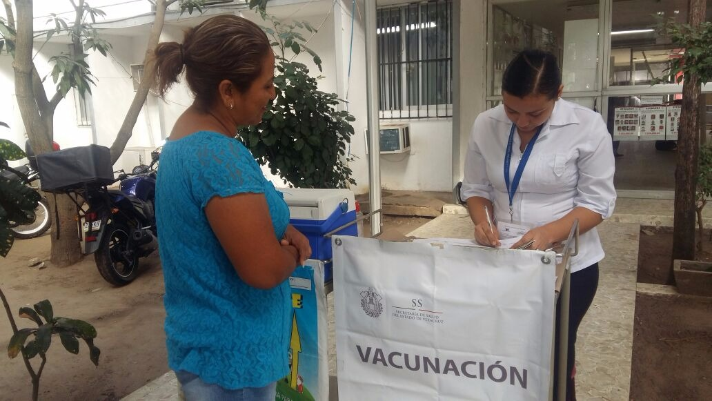 Continúa campaña de vacunación contra la influenza en Veracruz
