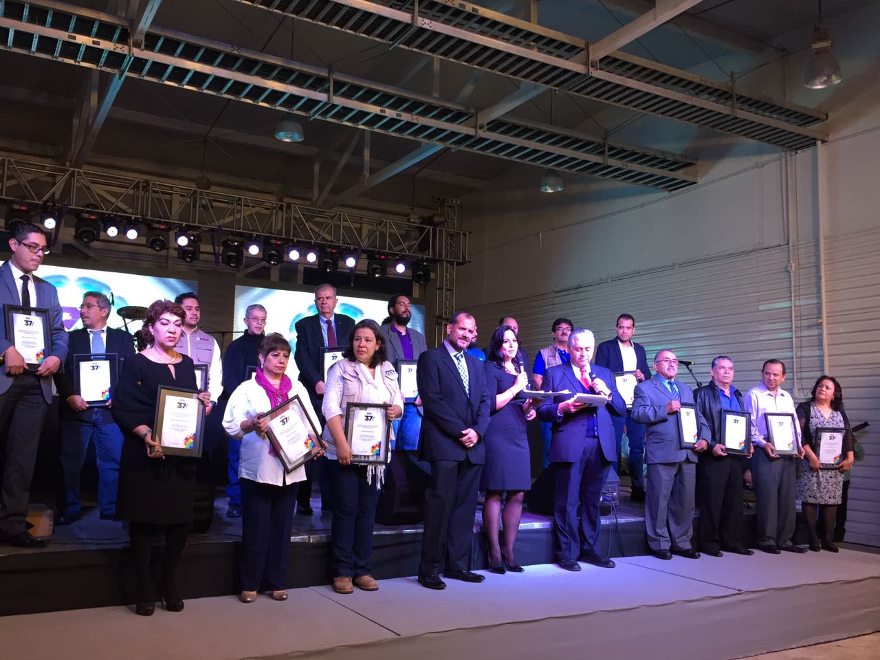 En sus 37 años, Radio Televisión de Veracruz hace un reconocimiento a sus trabajadores