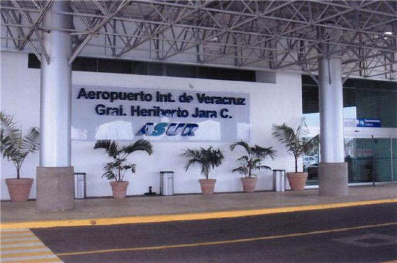 Aeropuerto de Veracruz «Heriberto Jara Corona” abarrotado por turistas nacionales y extranjeros