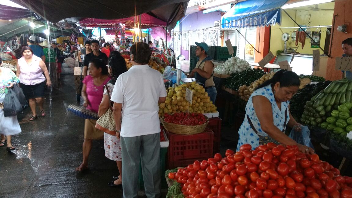 Precio del jitomate aumenta más de un 50%