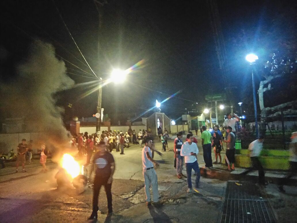 Cerca de 30 comercios en Coatzacoalcos víctimas de los saqueos