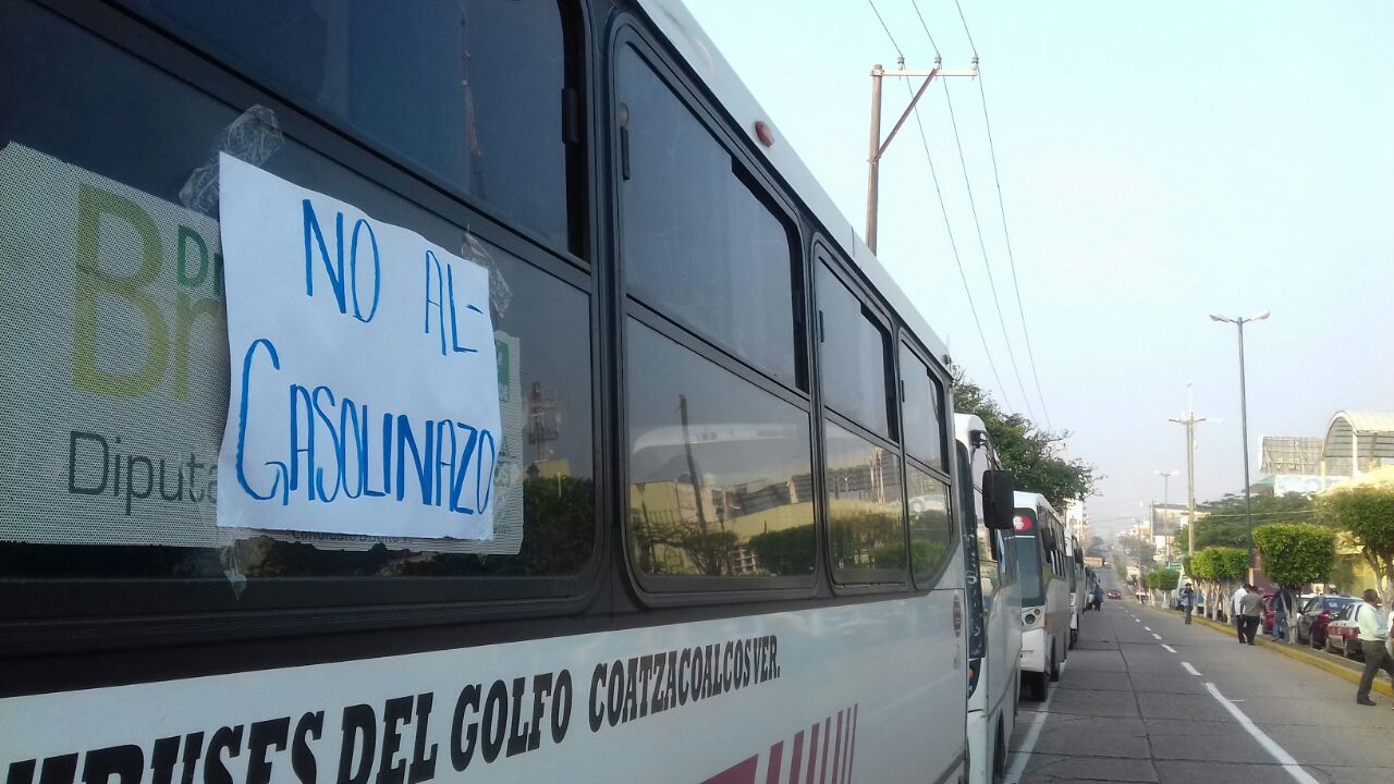 Inician paro transportistas en el Sur