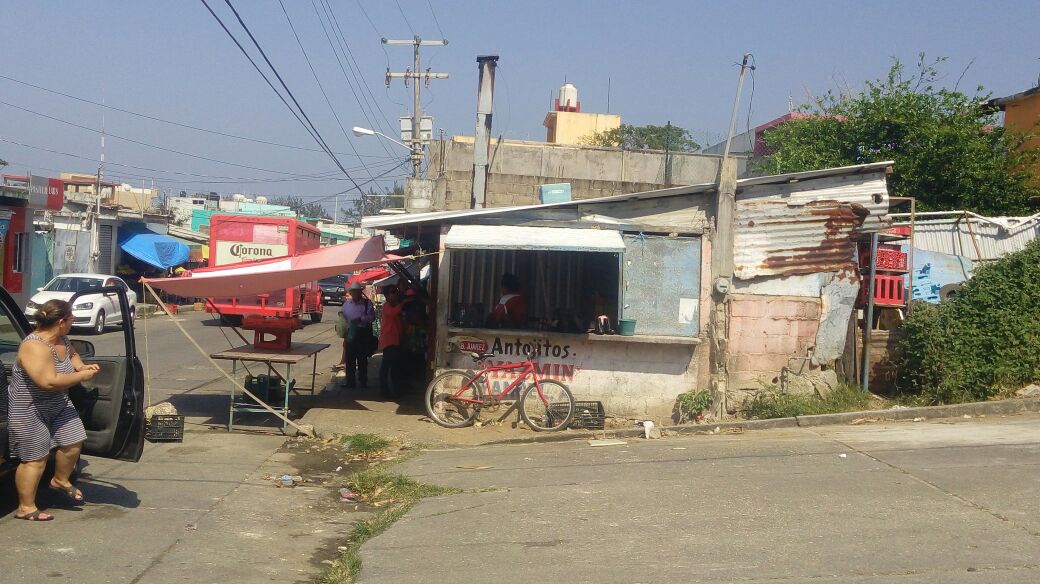 Retiran a vendedores de alimentos en Coatzacoalcos