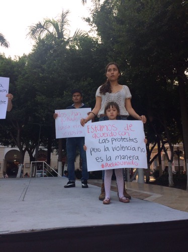 Sociedad civil se manifiesta en Veracruz Puerto para pedir que regrese la paz social