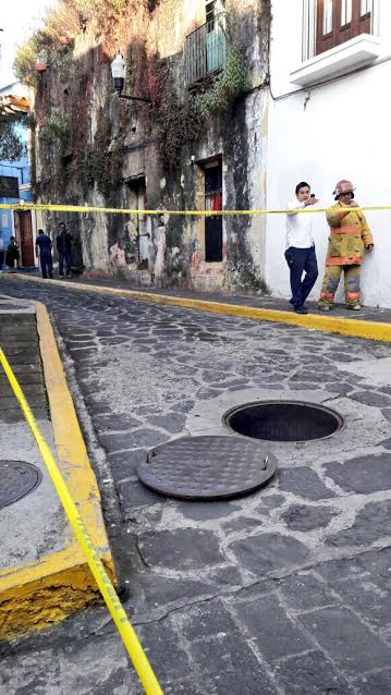 Cuerpos de emergencia atienden incendio en Callejón de Rojas