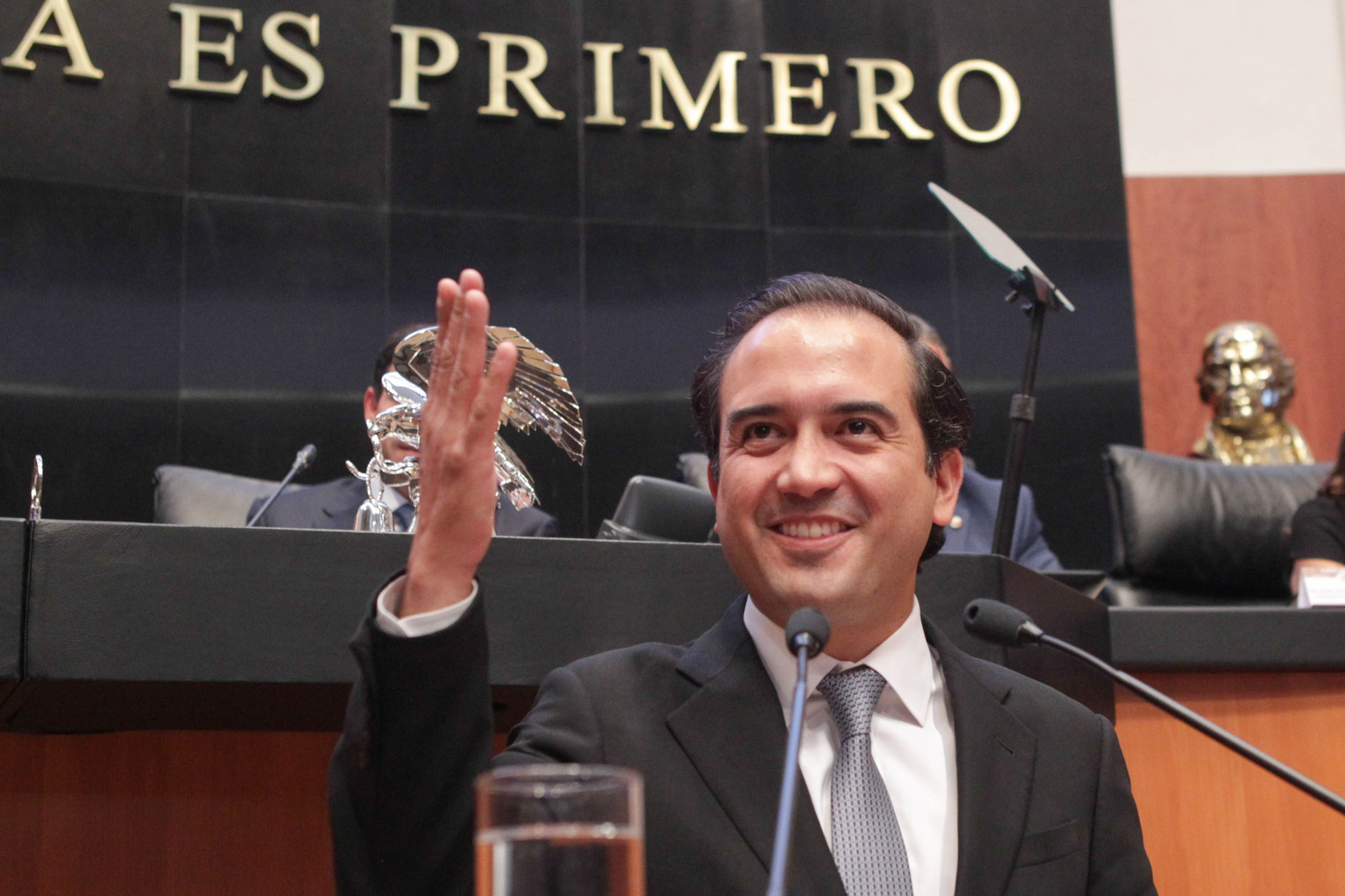 Senado otorga licencia al senador Fernando Yunes Márquez