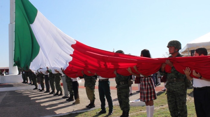 Celebración del Día de la Bandera en Pánuco