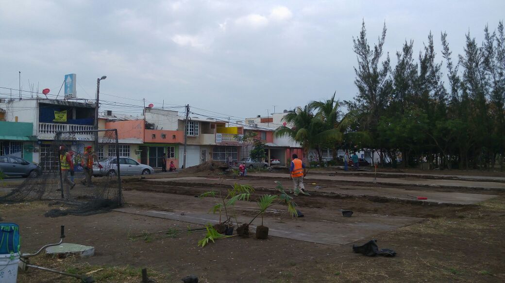 Quitan cancha deportiva en Los Volcanes, pese a la molestia ciudadana