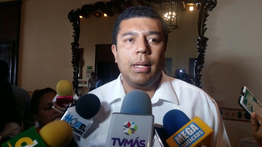 Se registra precandidato de Morena en Medellín