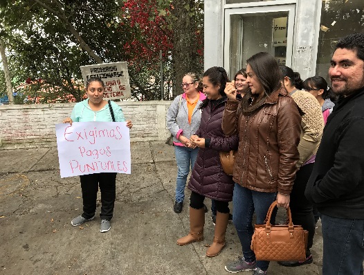 Enfermeras de Xalapa demandan a Sesver pago de salarios