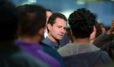 Recibe el presidente Enrique Peña Nieto a 135 mexicanos repatriados por Estados Unidos
