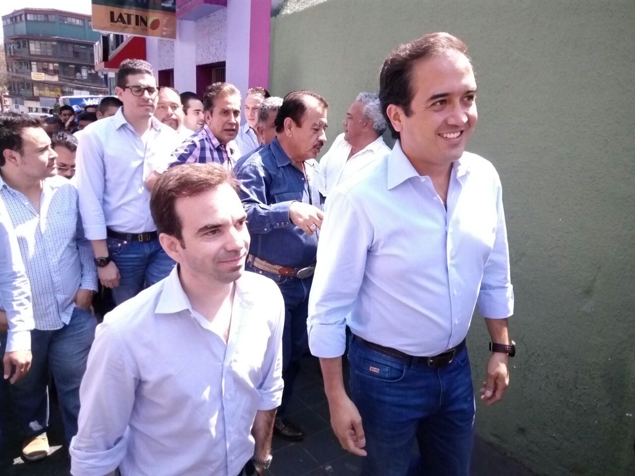 Fernando Yunes se registra como aspirante a la Alcaldía de Veracruz