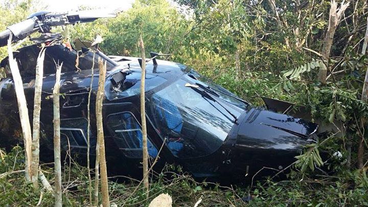 Se desploma helicóptero en aeropuerto de Tihuatlán