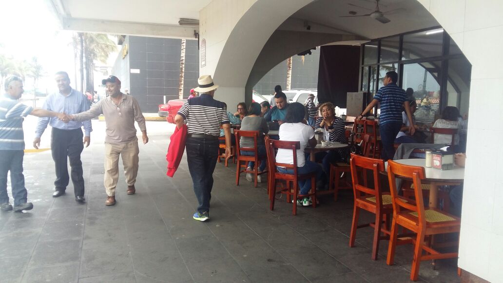 Turistas disfrutan puente en Veracruz