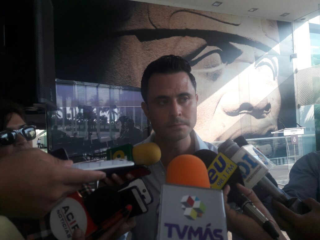 Debe Congreso sacar adelante la Ley Anticorrupción: Hipólito Deschamps