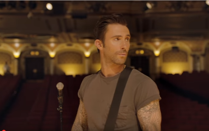 Vocalista de Maroon 5 grabó comercial en CDMX