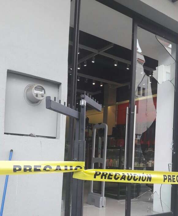 Vandalizan comercio del Centro Histórico de Veracruz