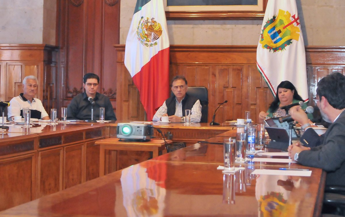 Reestructura de  la deuda no tiene que ver con partidos, insiste el gobernador Yunes