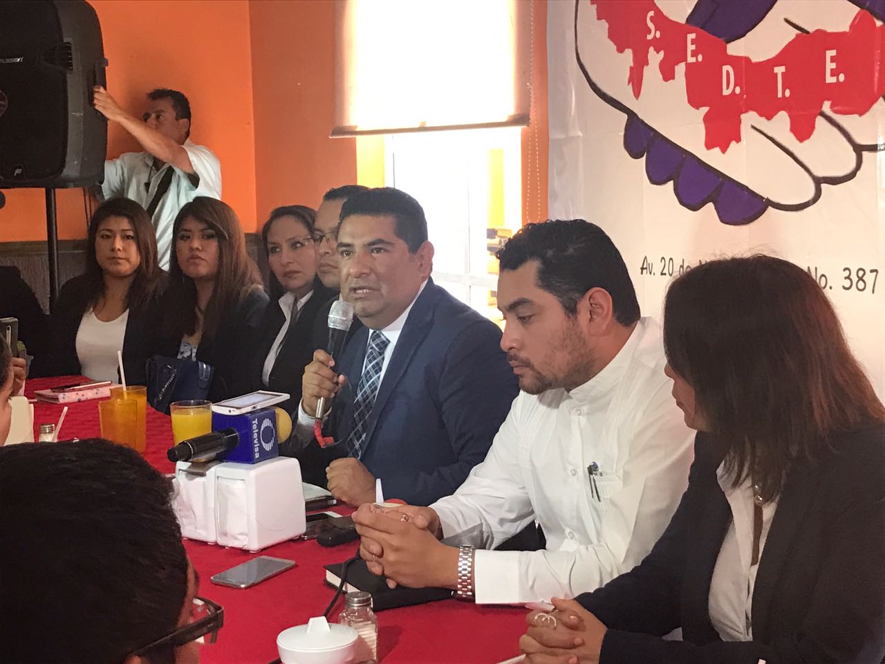 En Coatzacoalcos invitan a unirse a nuevo sindicato de docentes