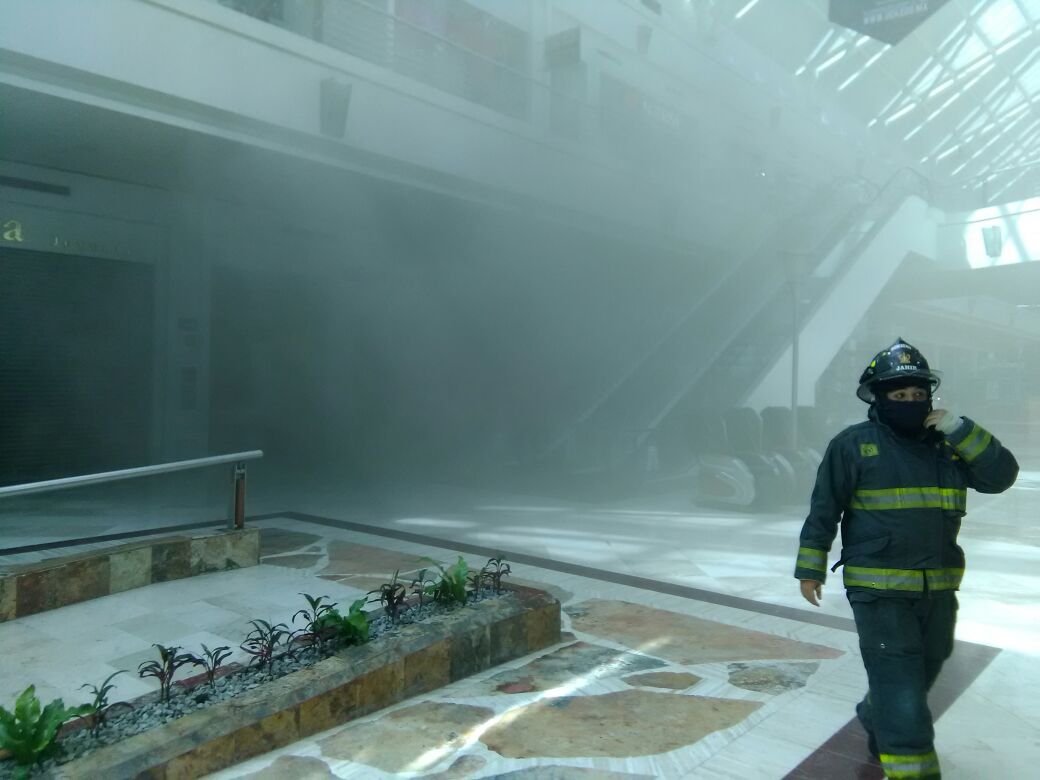 Controlan conato de incendio en Plaza Américas Xalapa: PC