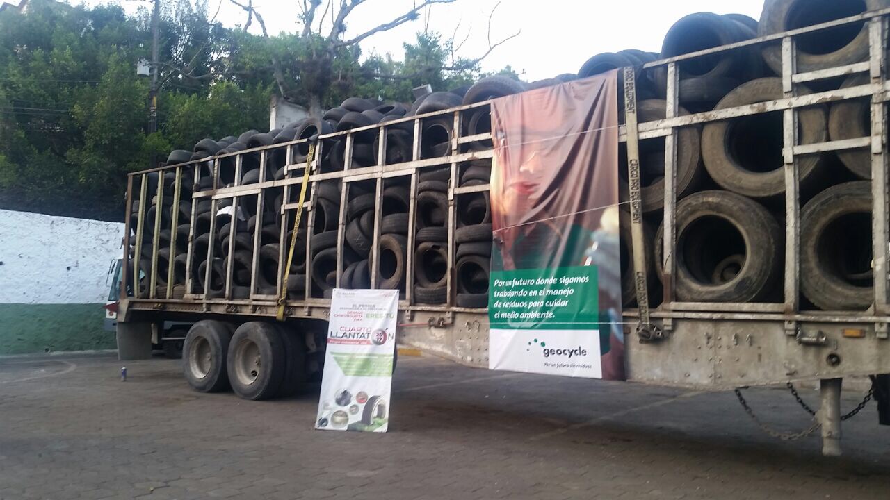 Recolecta Ayuntamiento casi mil 700 unidades en el Llantatón 2017: Américo Zúñiga