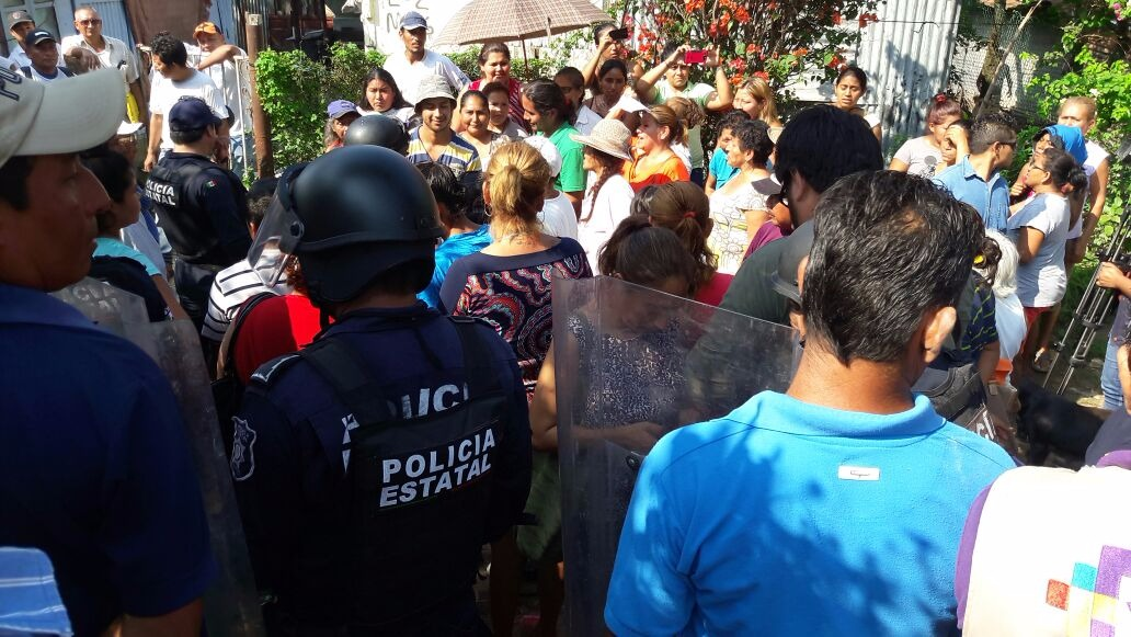 Desalojan a 90 familias en la Colonia Lomas de Tarimoya, en el Puerto