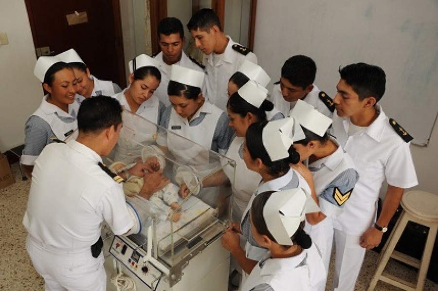 Sedena abre la carrera de enfermería militar para varones