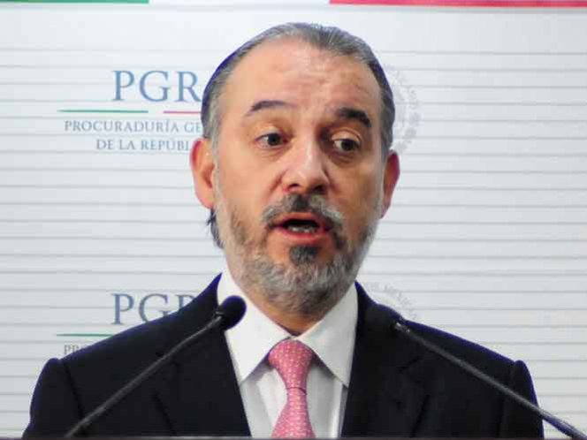 Raúl Cervantes presenta renuncia a la PGR
