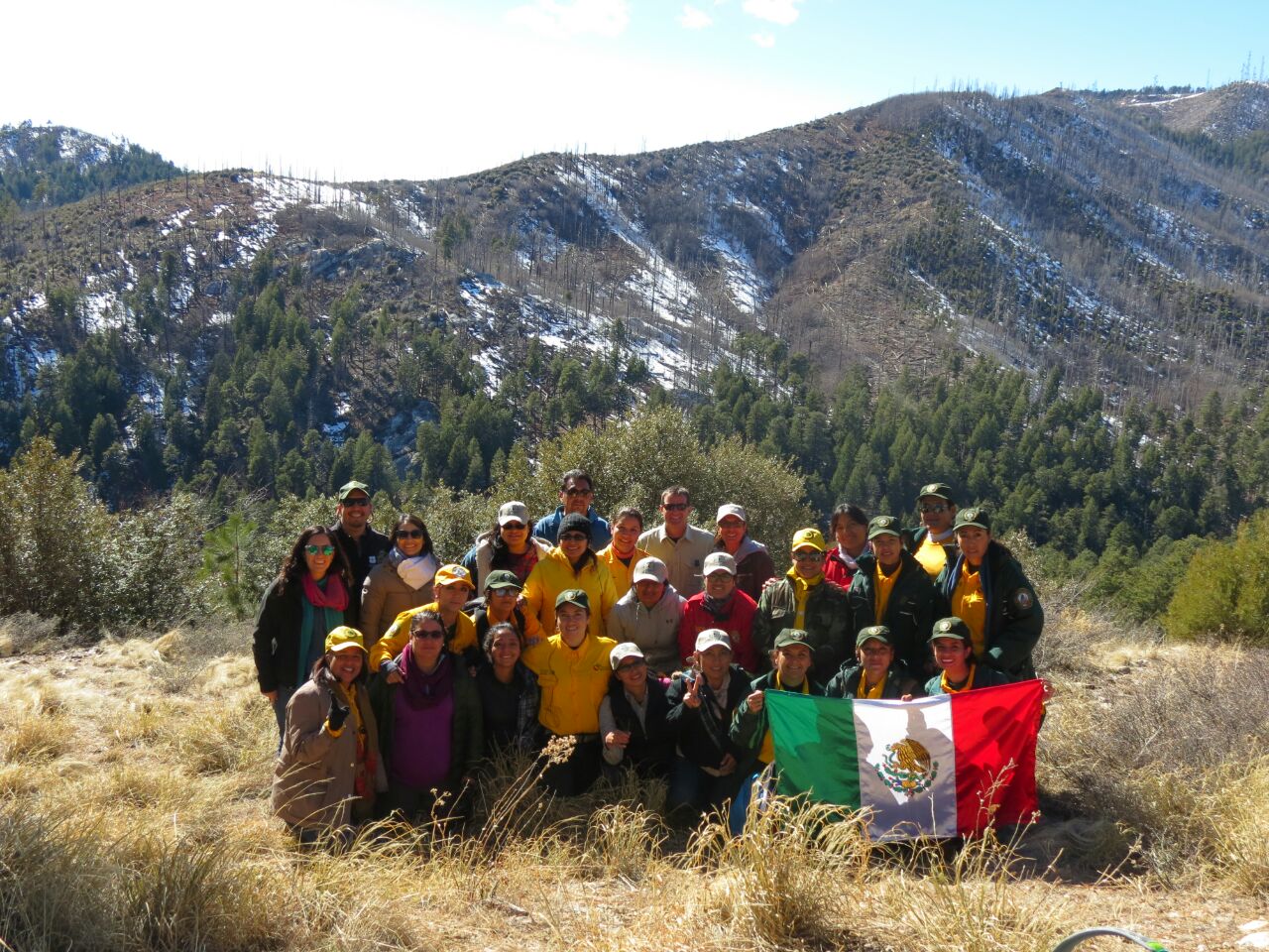 Combatientes veracruzanas participan en encuentro de manejo del fuego en Estados Unidos