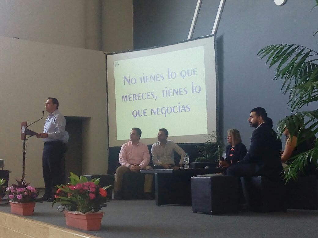 En Xalapa, estudiantes universitarios acuden al foro «Juventud abriendo fronteras»