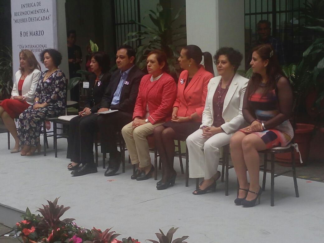 Ganancias del IMAC serán para Instituto Municipal de las Mujeres: Américo Zúñiga