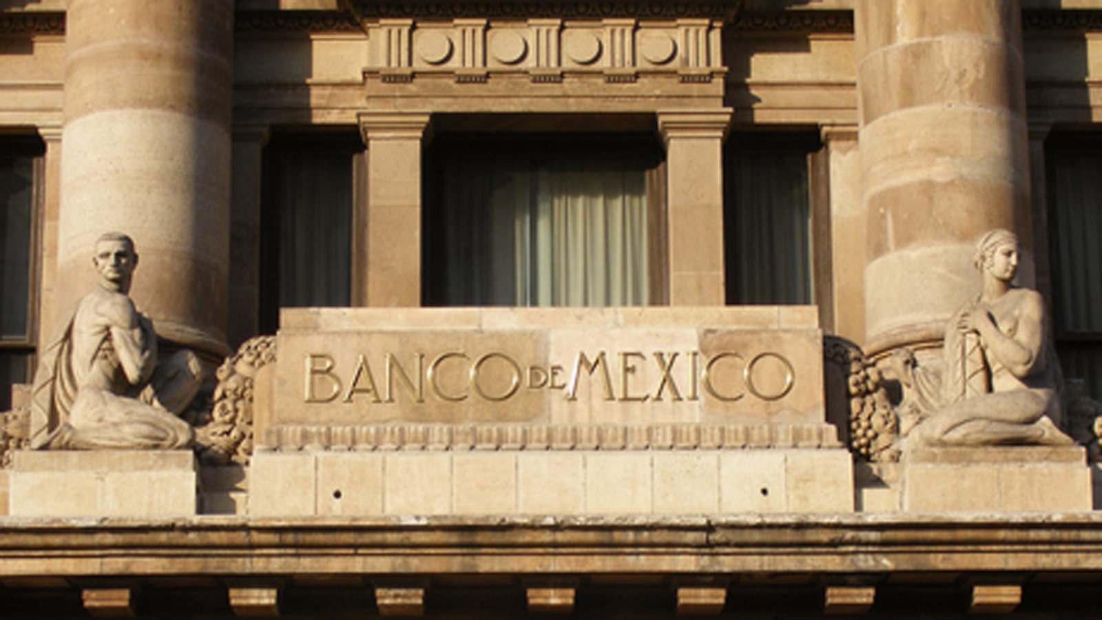 Baja Banxico su previsión de crecimiento para México a un intervalo de entre 1.3 y 2.3 por ciento en 2017
