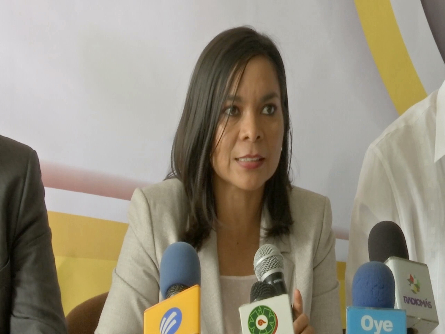 Beatriz Mojica exige a EPN que deje de comprar voluntades en Edomex a favor del PRI