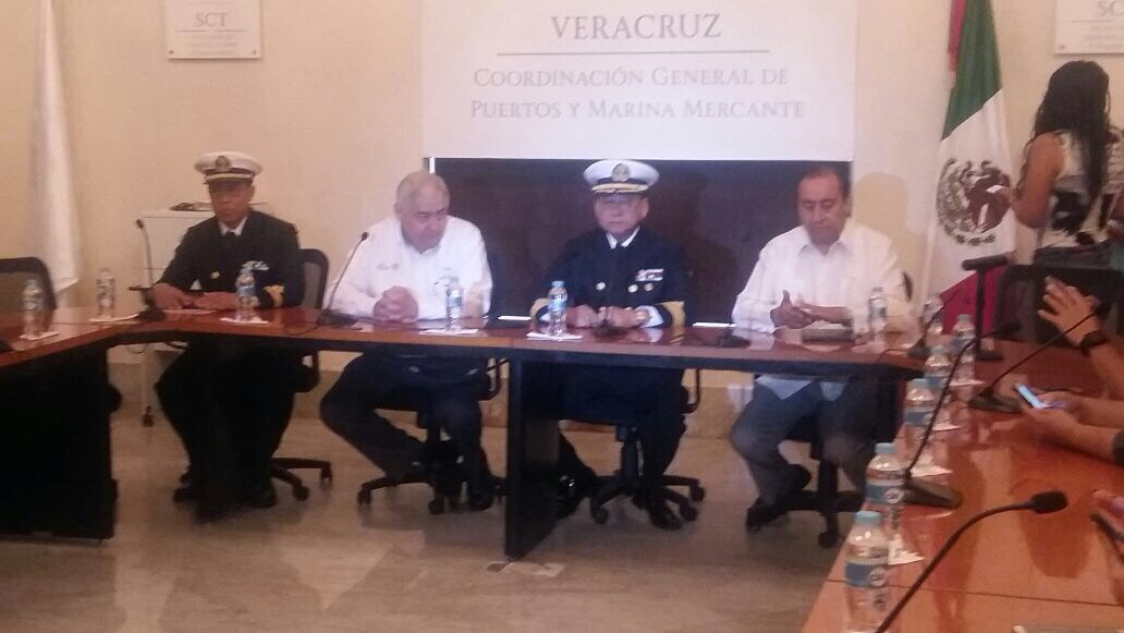 Deja Delfino Cruz la capitanía del Puerto de Veracruz